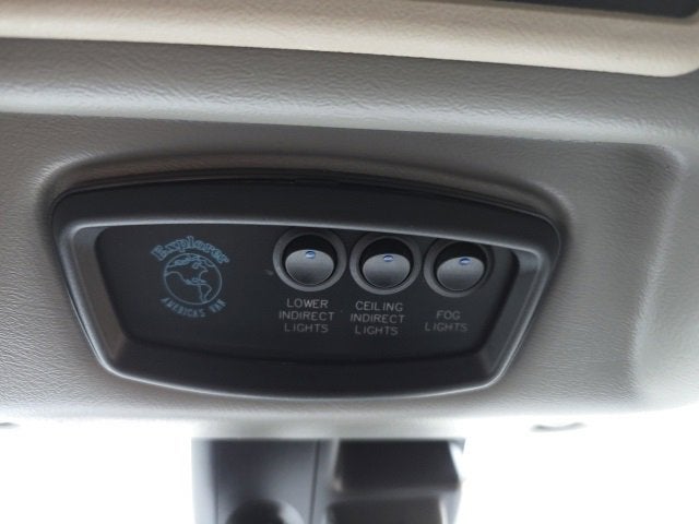 2021 Chevrolet Express Passenger 3500 1LS