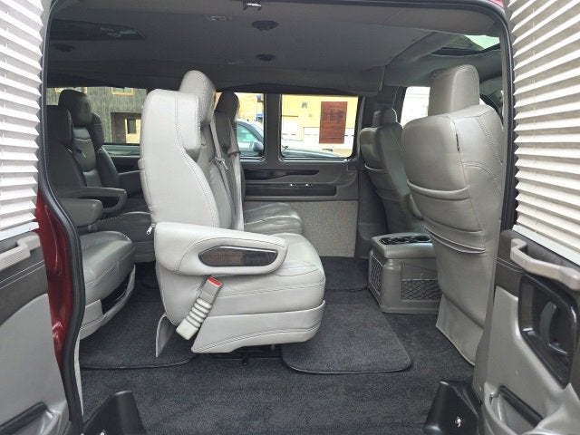 2021 Chevrolet Express Passenger 3500 1LS