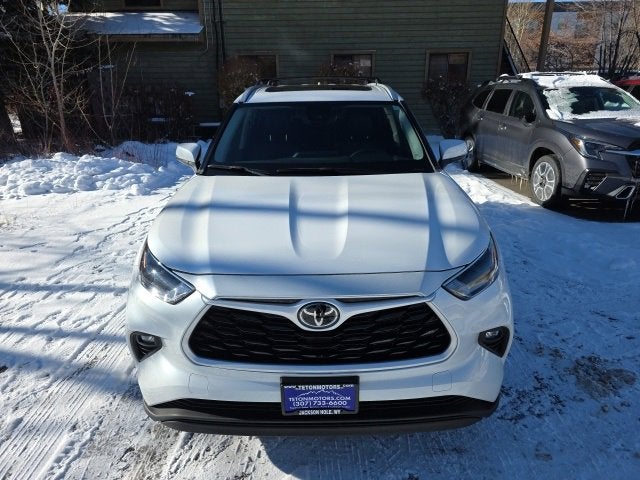 2024 Toyota Highlander LE