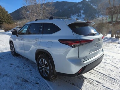 2024 Toyota Highlander LE