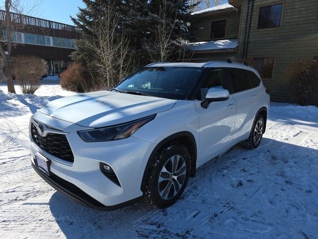 2024 Toyota Highlander LE