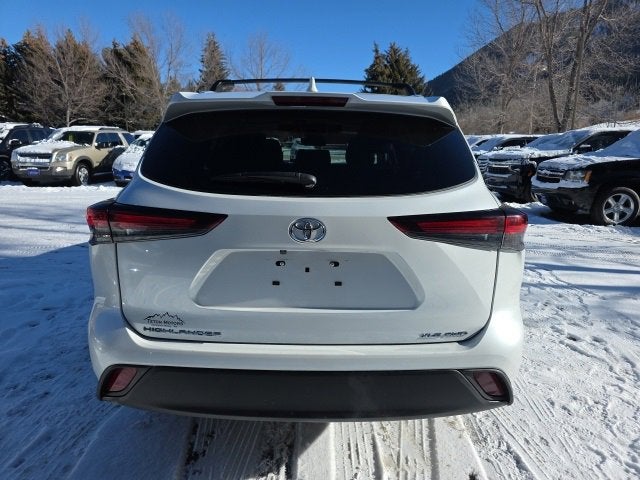 2024 Toyota Highlander LE