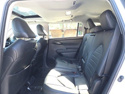 2024 Toyota Highlander LE