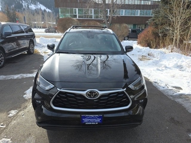 2024 Toyota Highlander LE