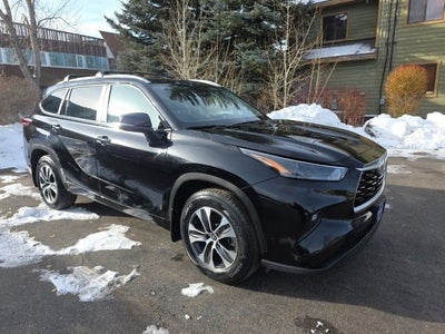 2024 Toyota Highlander LE