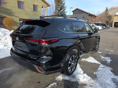 2024 Toyota Highlander LE