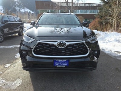 2024 Toyota Highlander LE