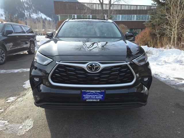 2024 Toyota Highlander LE